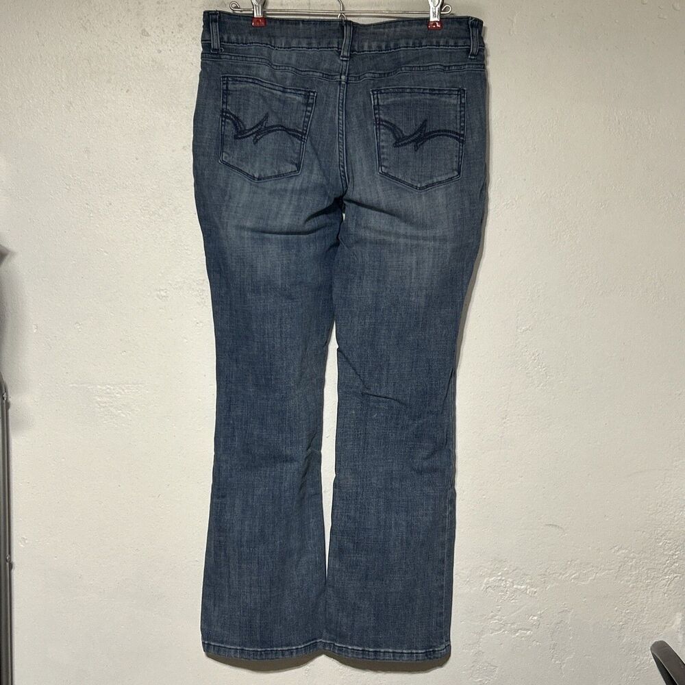 Wrangler Boot Cut Womens Jeans Medium Wash 13x30 Denim Stretch - Picture 6 of 14